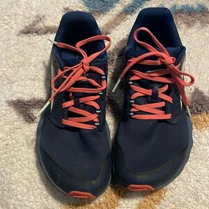 Altra Women's Superior 5 Sneaker